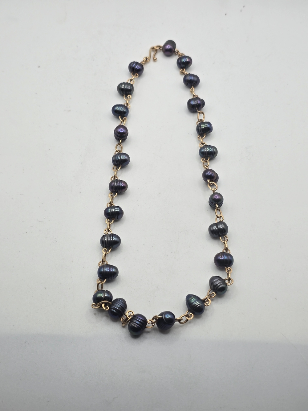 14k Gold Iridescent Black Pearl Necklace with 14k Gold Chain Links - Picture 3 of 4